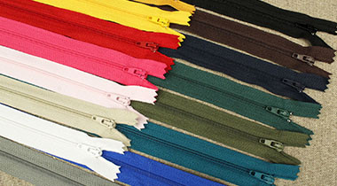 Fermetures à glissière non séparables fines polyester